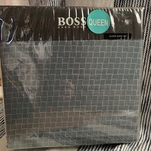 Hugo Boss queen sheet set, brand new